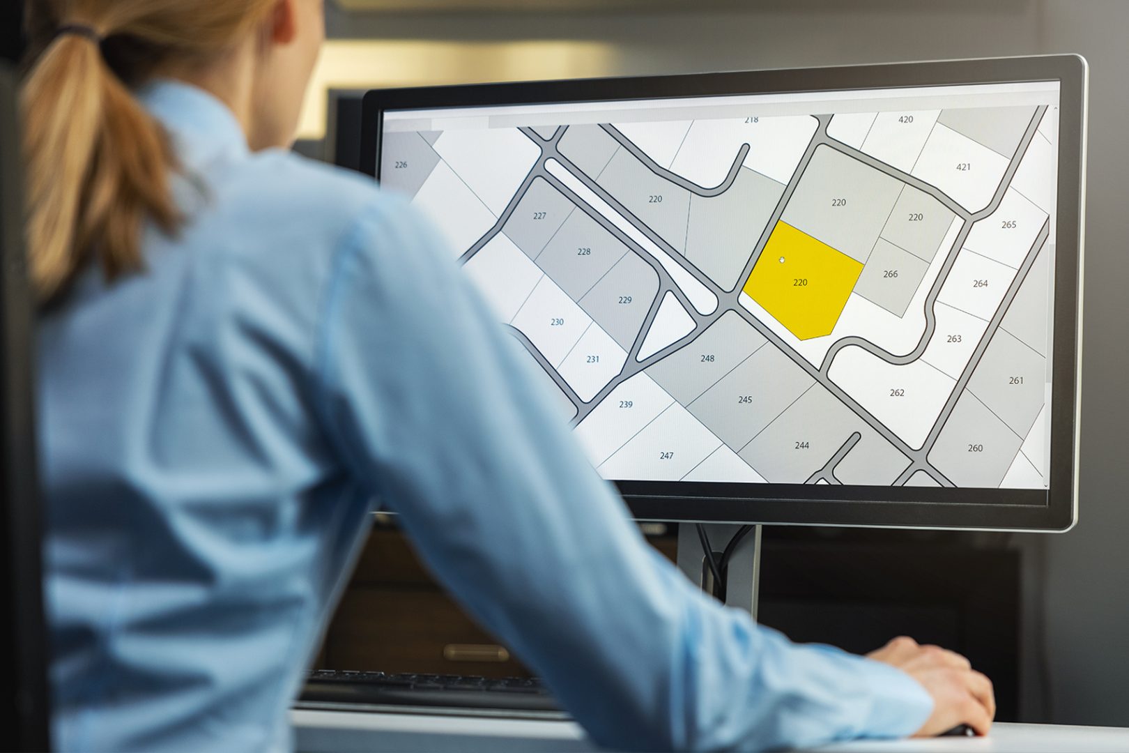 Dal 1904, supportiamo i nostri clienti con soluzioni personalizzate in urbanistica, edilizia, gestione fiscale e progettazione di edifici industriali. - 2